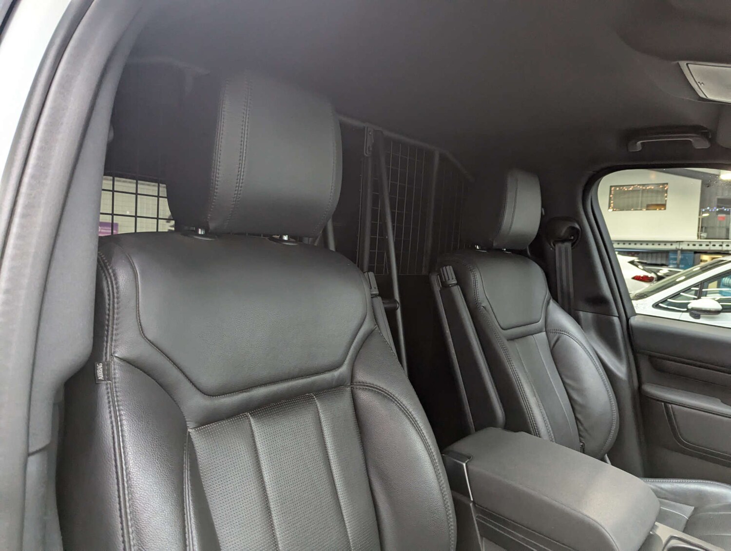 Used Land Rover Discovery 2018 for sale - 76830003: Photo 50