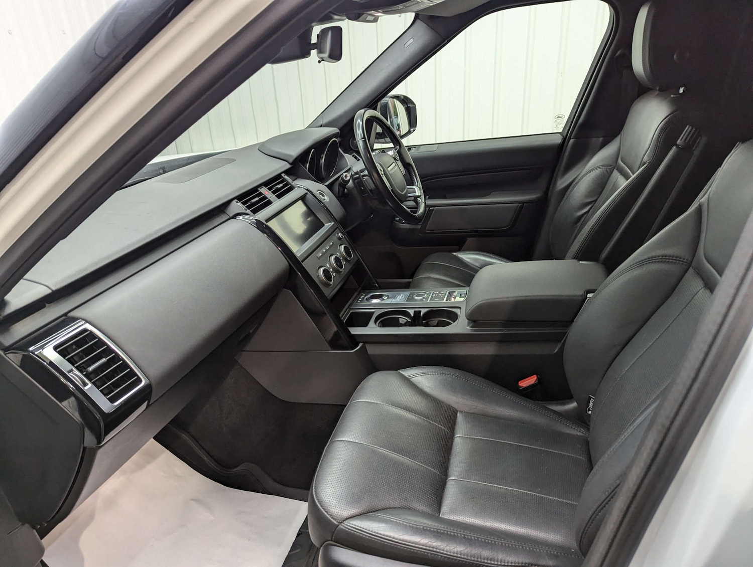 Used Land Rover Discovery 2018 for sale - 76830003: Photo 53