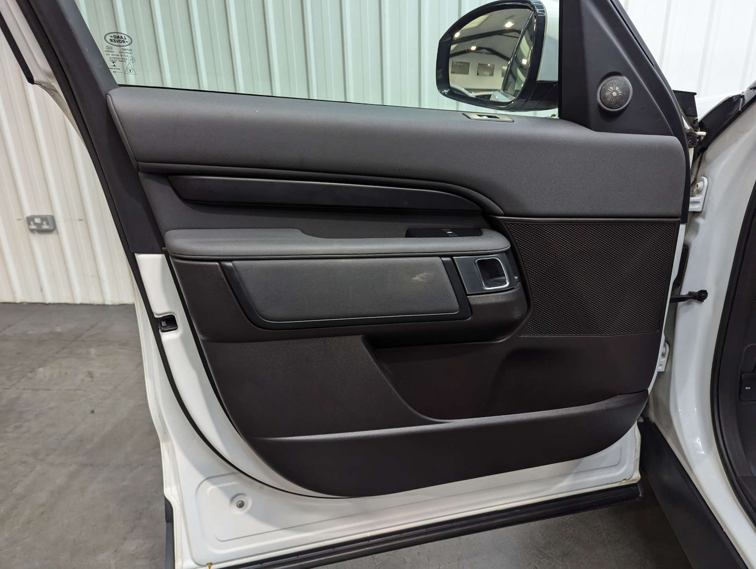 Used Land Rover Discovery 2018 for sale - 76830003: Photo 58