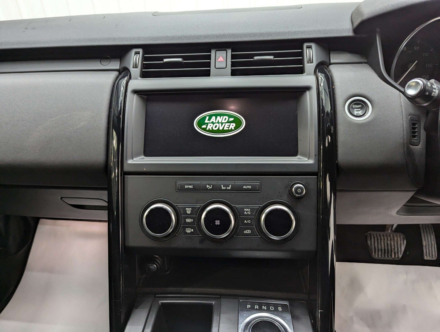 Used Land Rover Discovery 2018 for sale - 76830003: Photo 69
