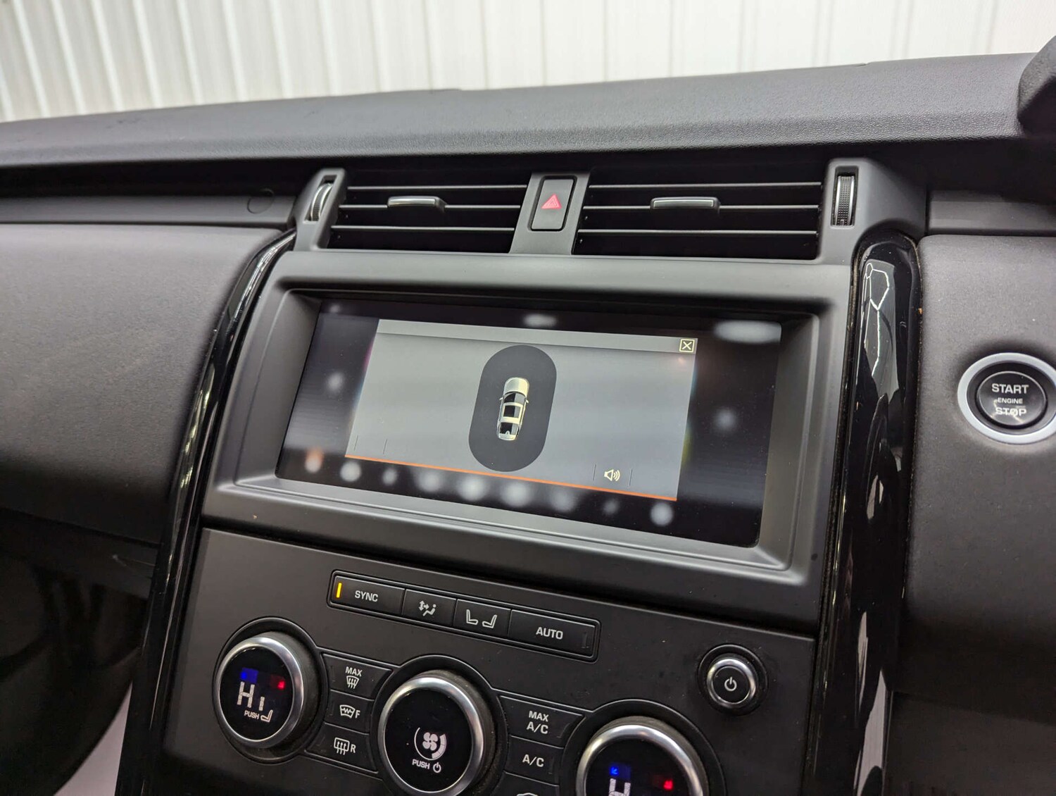 Used Land Rover Discovery 2018 for sale - 76830003: Photo 73