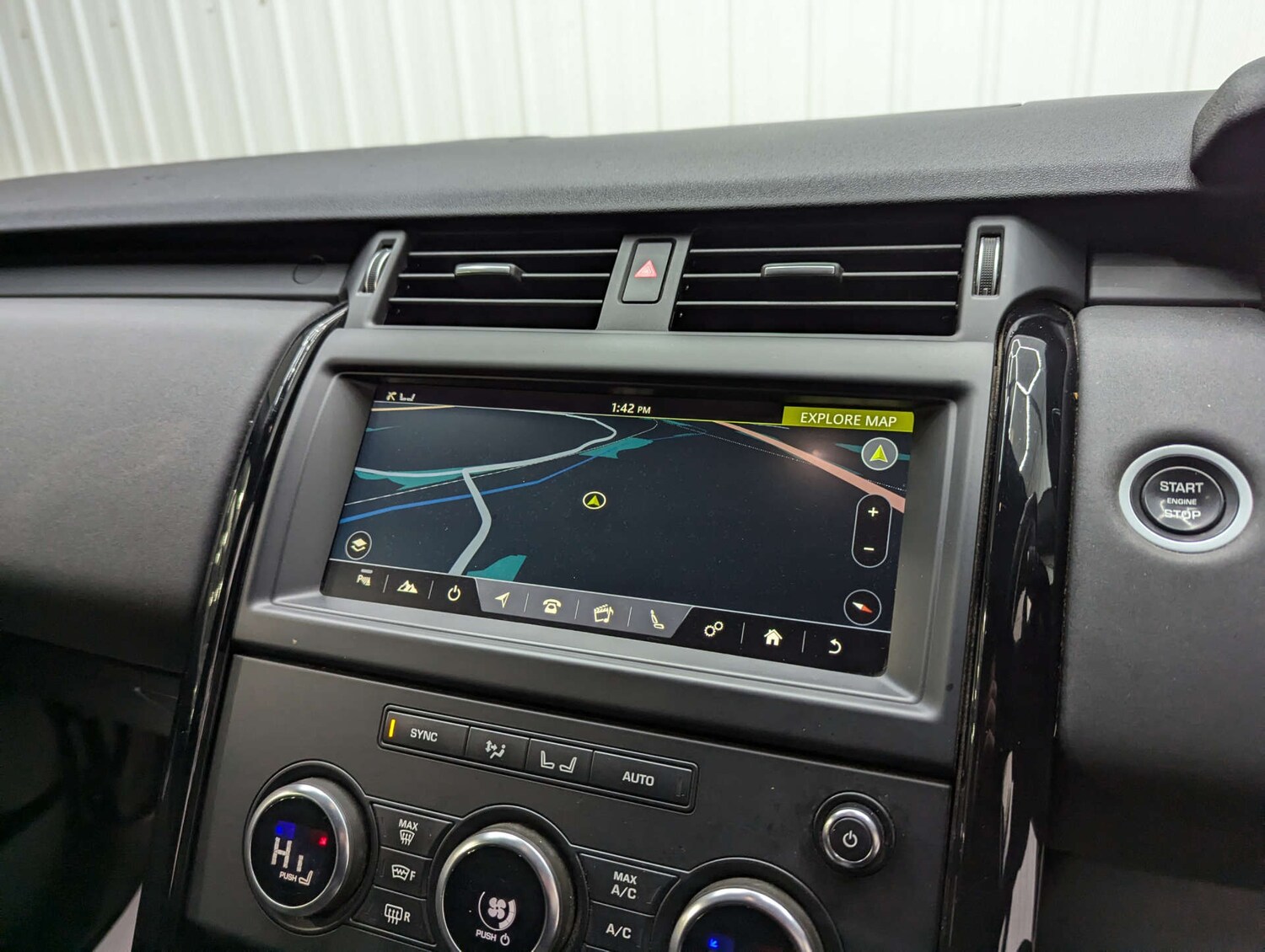 Used Land Rover Discovery 2018 for sale - 76830003: Photo 74