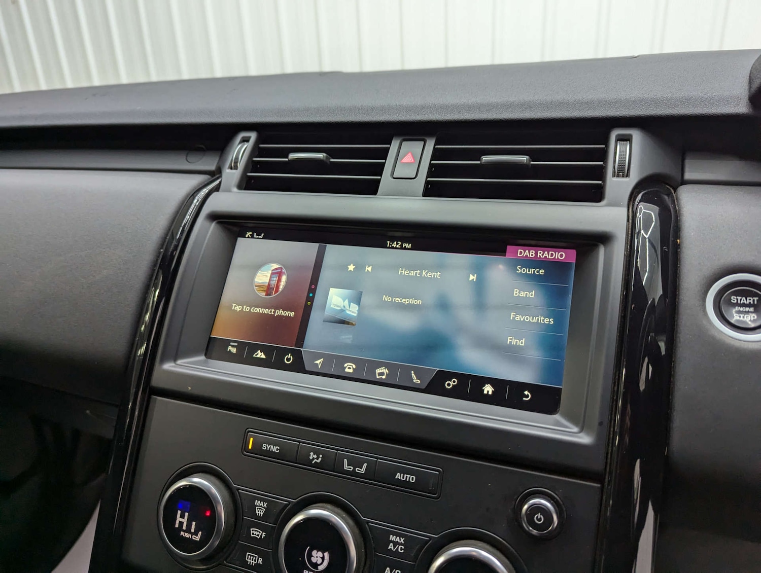 Used Land Rover Discovery 2018 for sale - 76830003: Photo 76