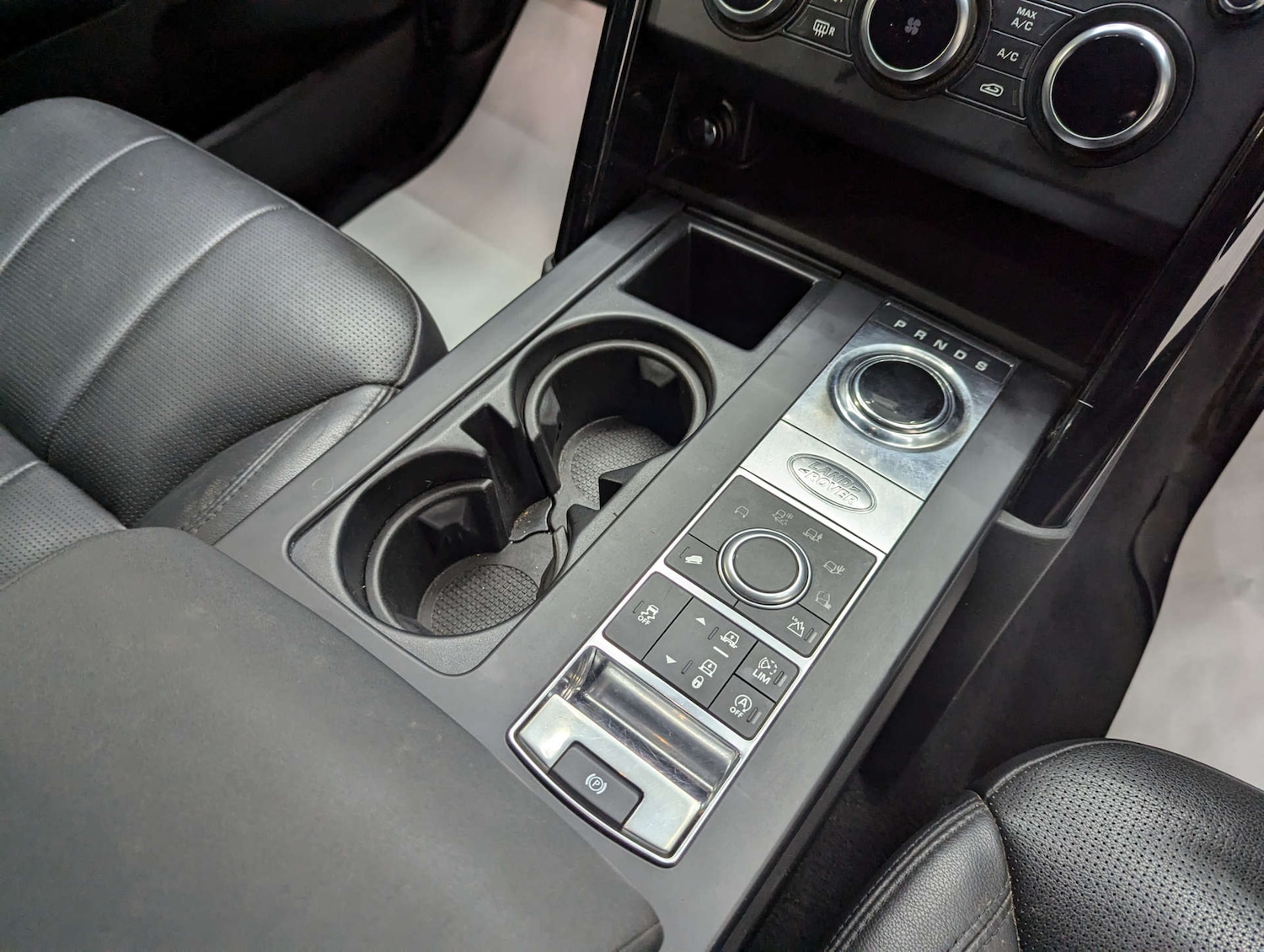 Used Land Rover Discovery 2018 for sale - 76830003: Photo 78