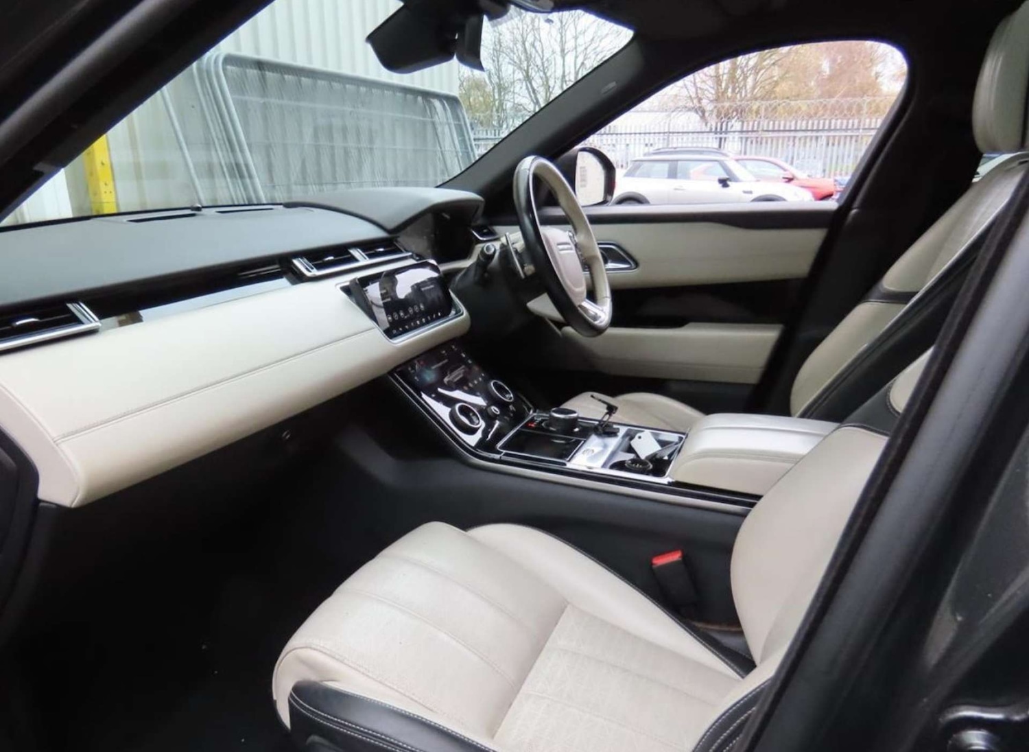 Used Land Rover Range Rover Velar 2017 for sale - 76836444: Photo 5