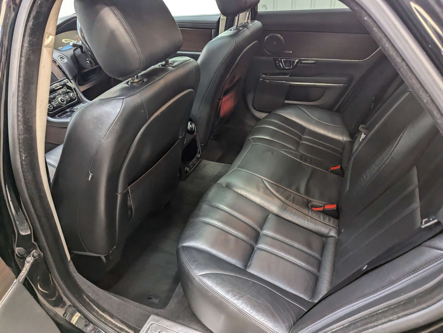 Used Jaguar XJ 2015 for sale - 76278532: Photo 63