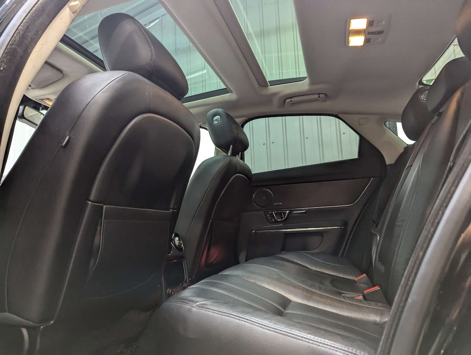 Used Jaguar XJ 2015 for sale - 76278532: Photo 65
