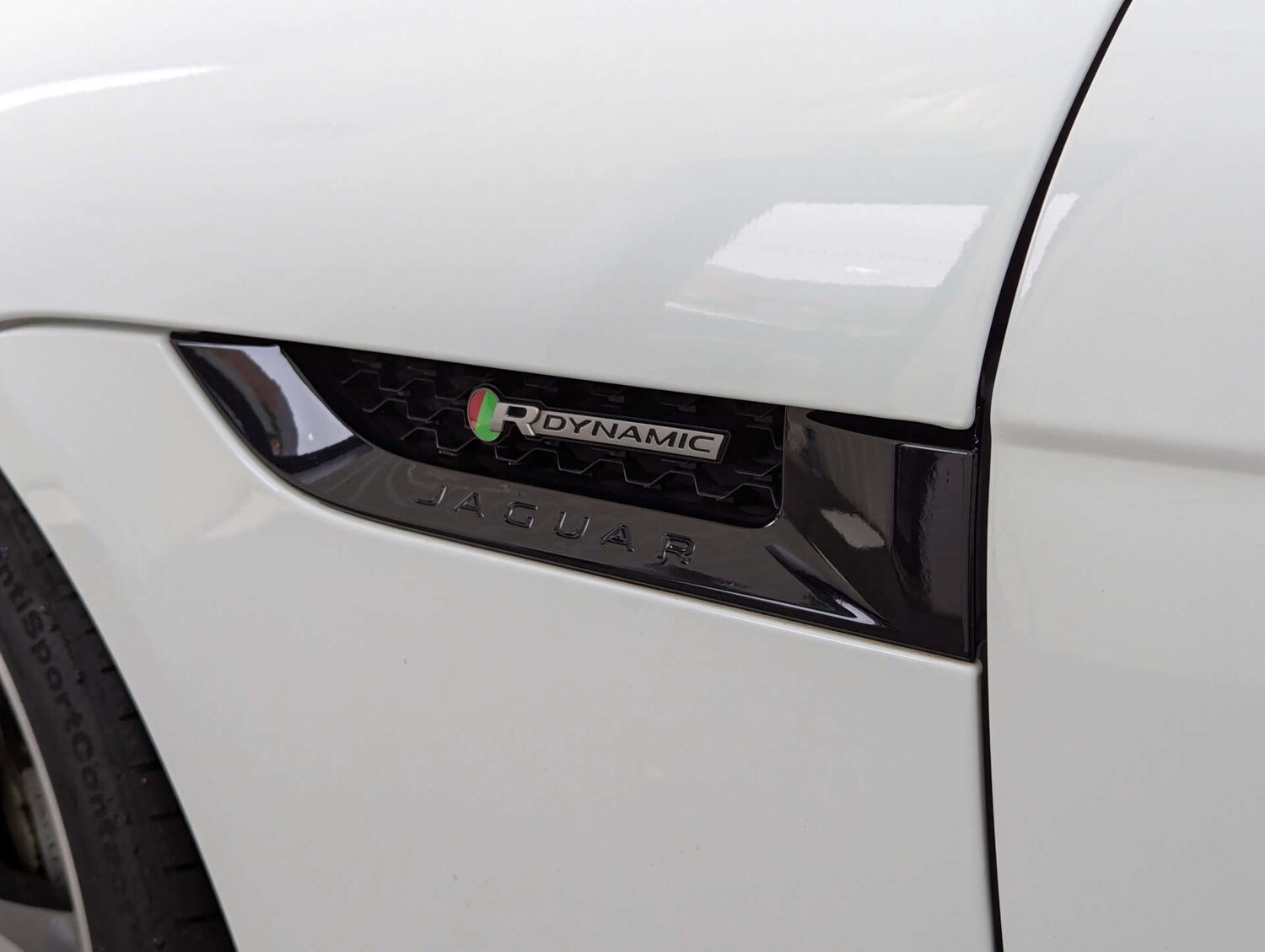 Used Jaguar F-Type 2018 for sale - 76339939: Photo 33