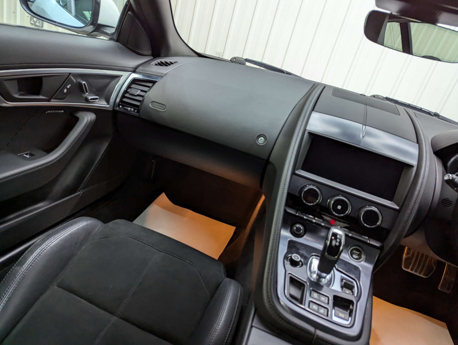 Used Jaguar F-Type 2018 for sale - 76339939: Photo 46