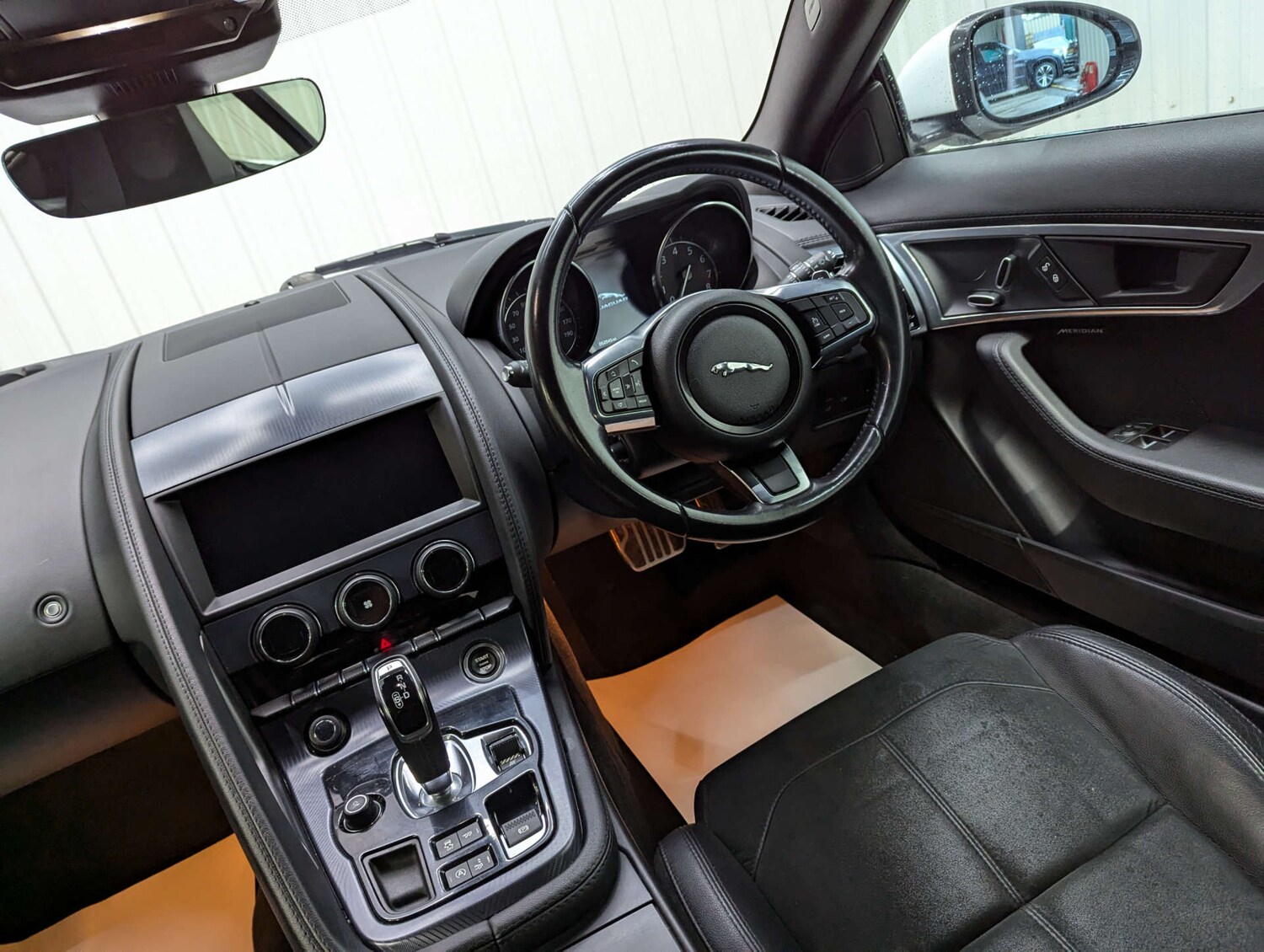 Used Jaguar F-Type 2018 for sale - 76339939: Photo 47