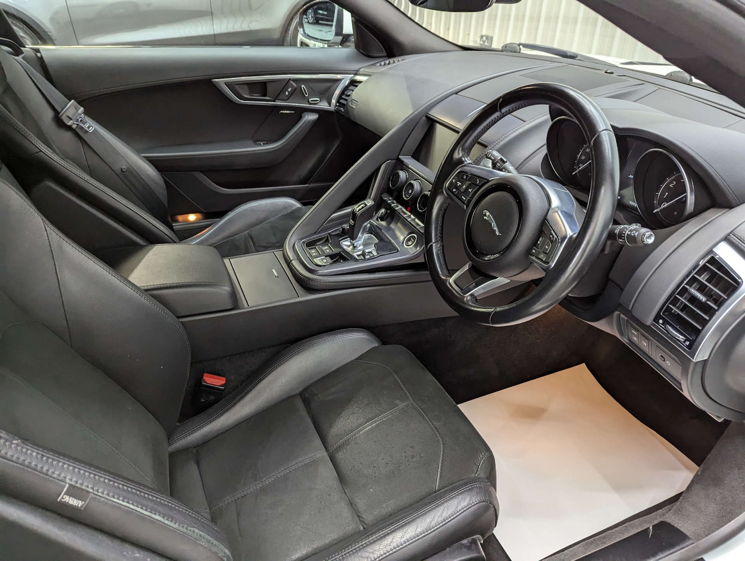 Used Jaguar F-Type 2018 for sale - 76339939: Photo 49