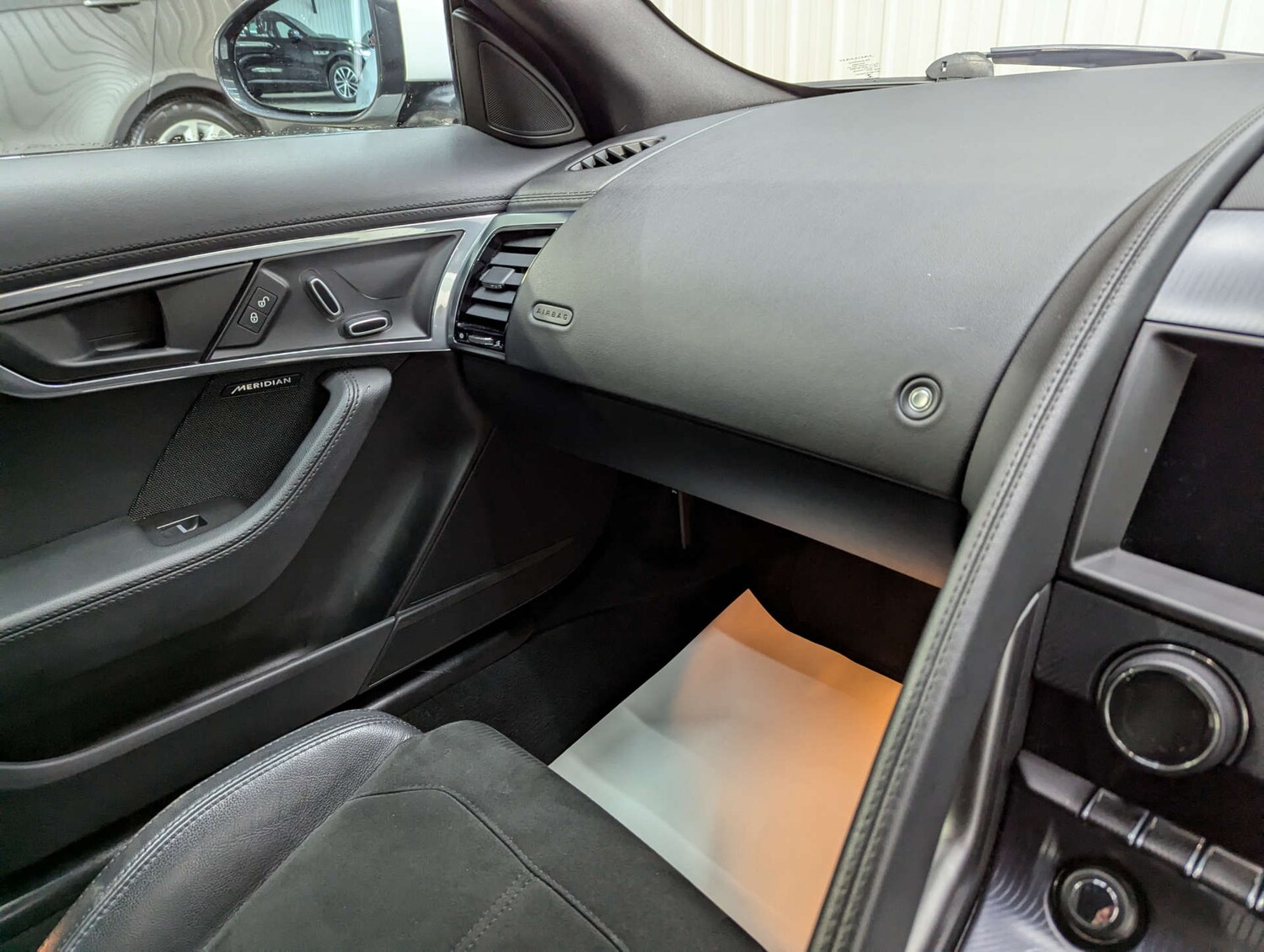 Used Jaguar F-Type 2018 for sale - 76339939: Photo 82