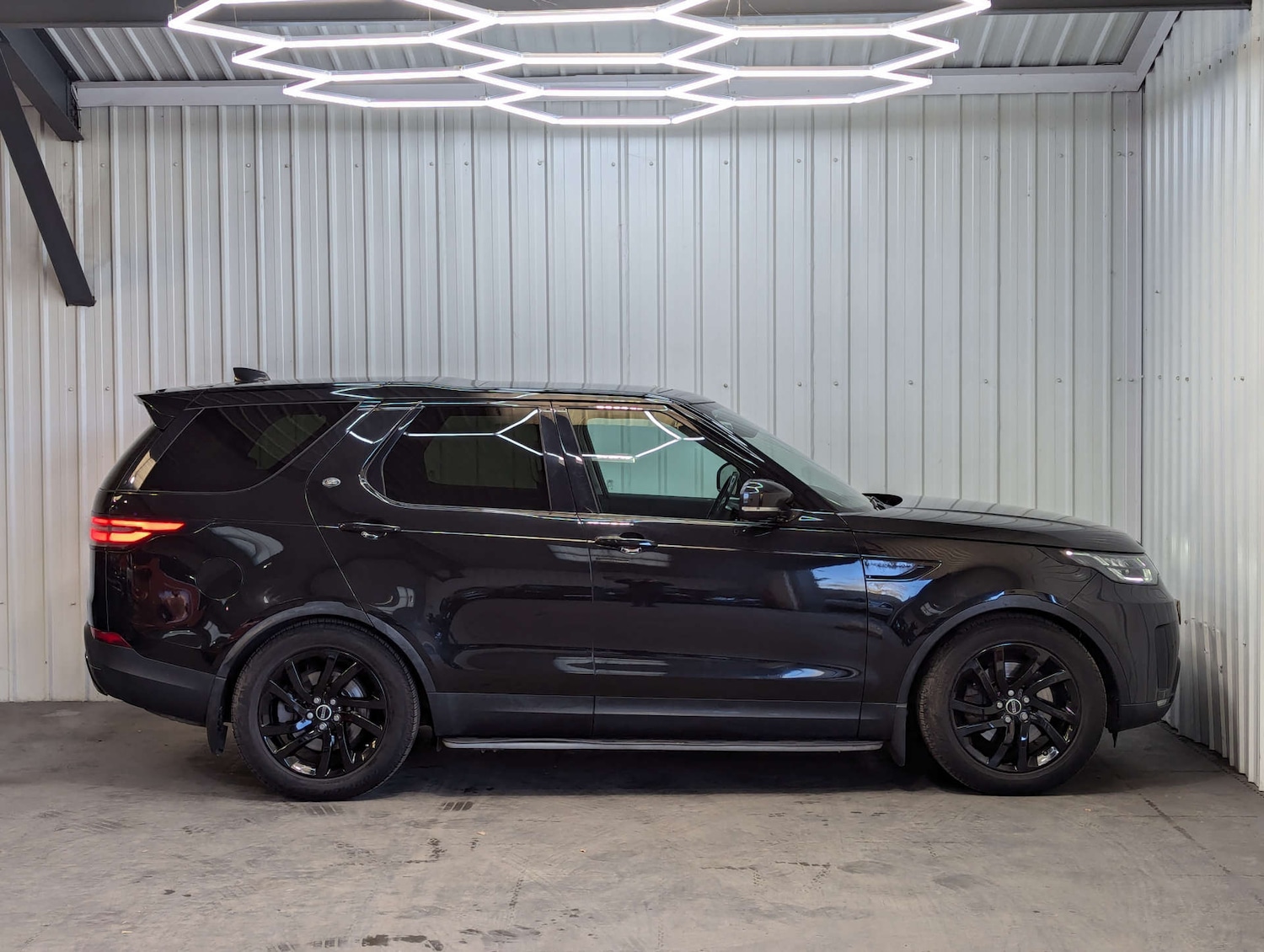 Used Land Rover Discovery 2017 for sale - 77375819: Photo 14