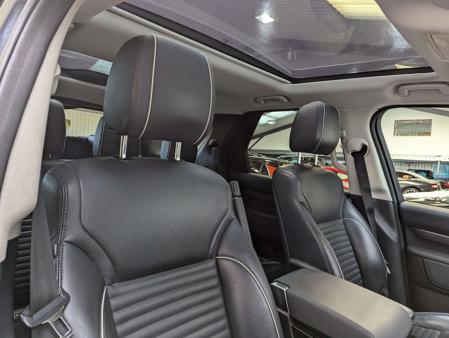 Used Land Rover Discovery 2017 for sale - 77375819: Photo 50