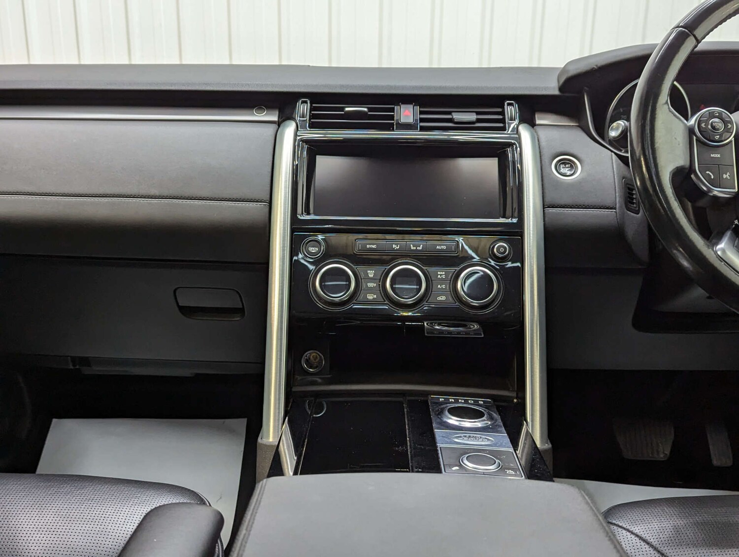 Used Land Rover Discovery 2017 for sale - 77375819: Photo 82