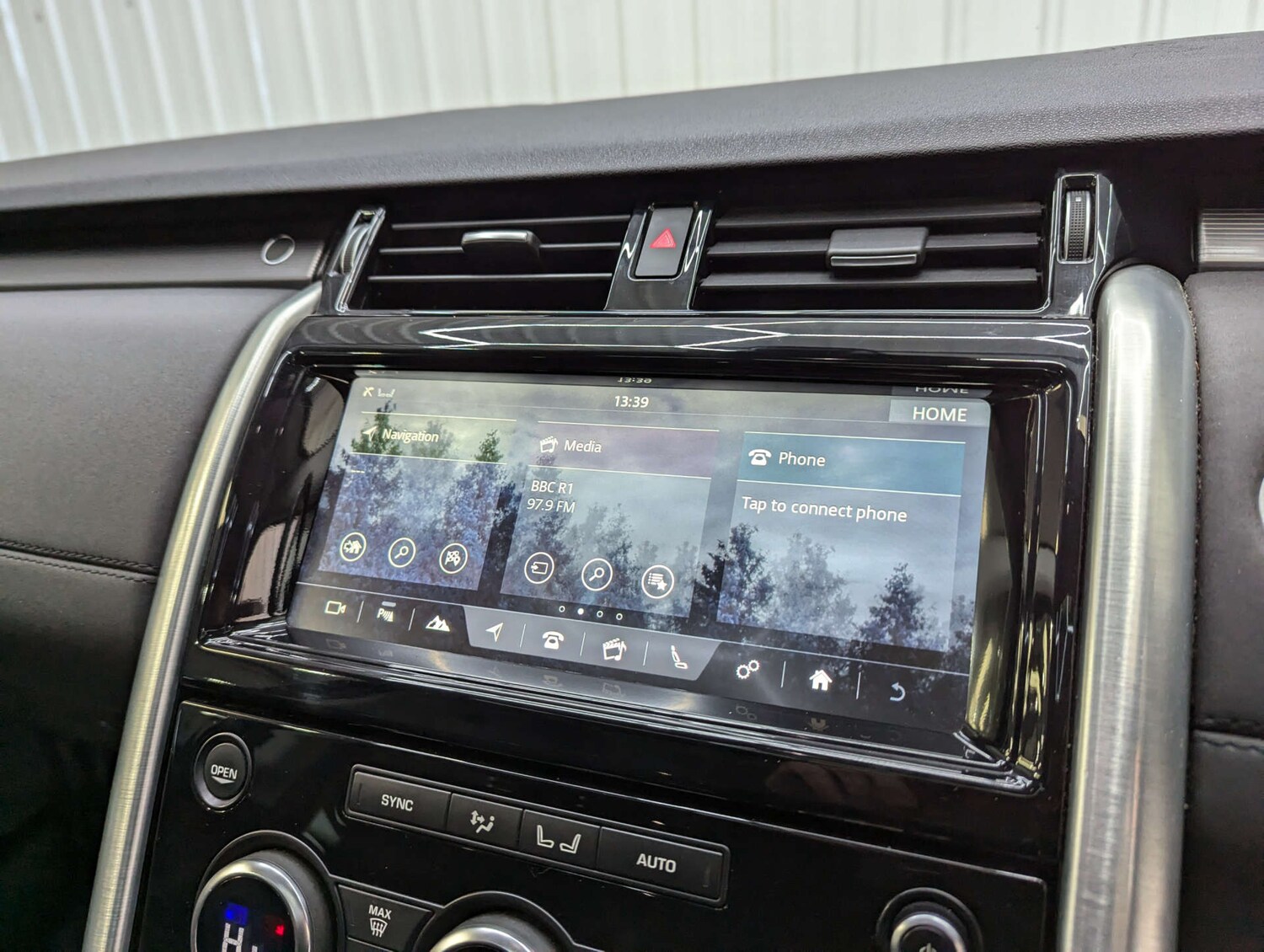 Used Land Rover Discovery 2017 for sale - 77375819: Photo 85