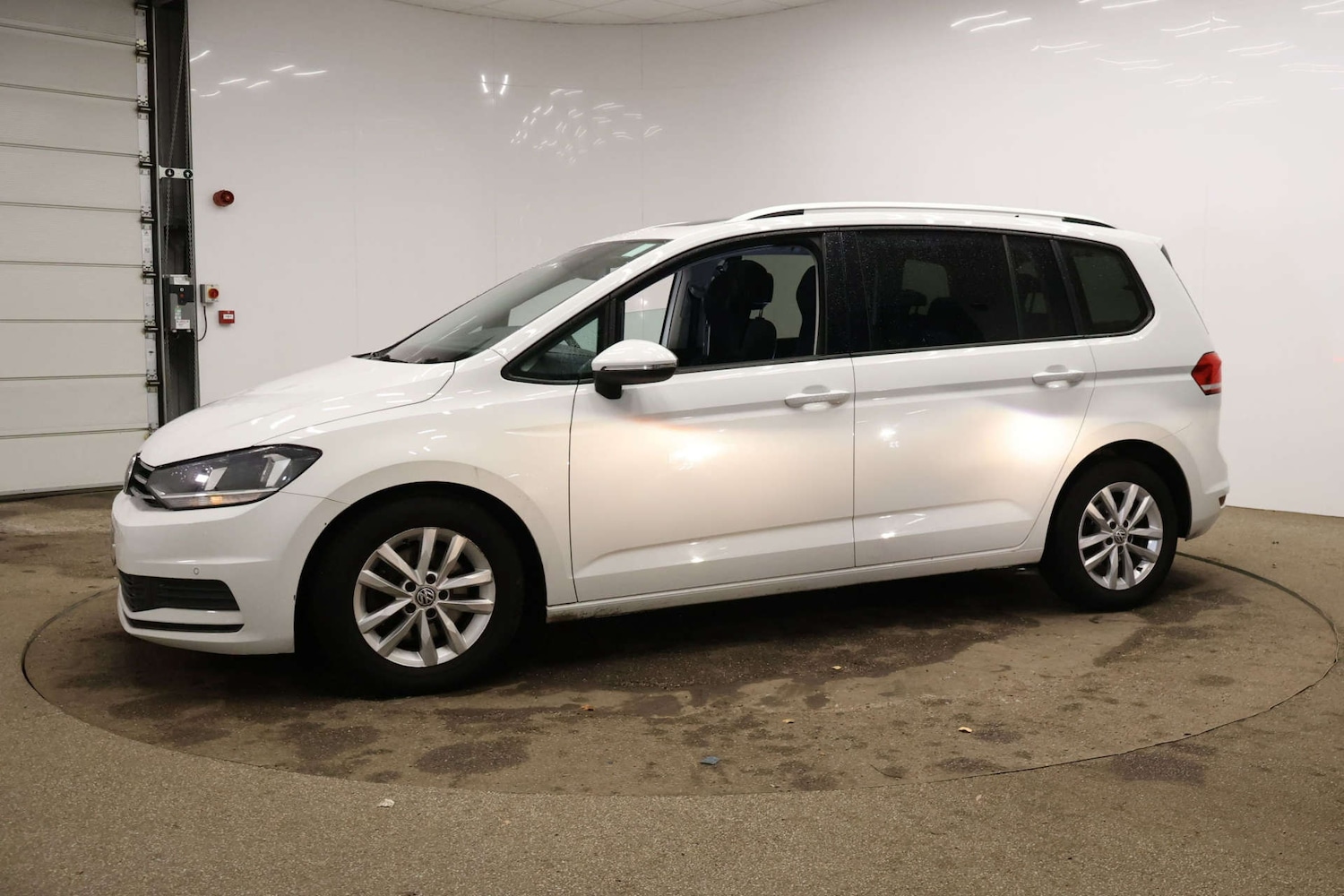 Used Volkswagen Touran 2017 for sale - 76630388: Photo 15