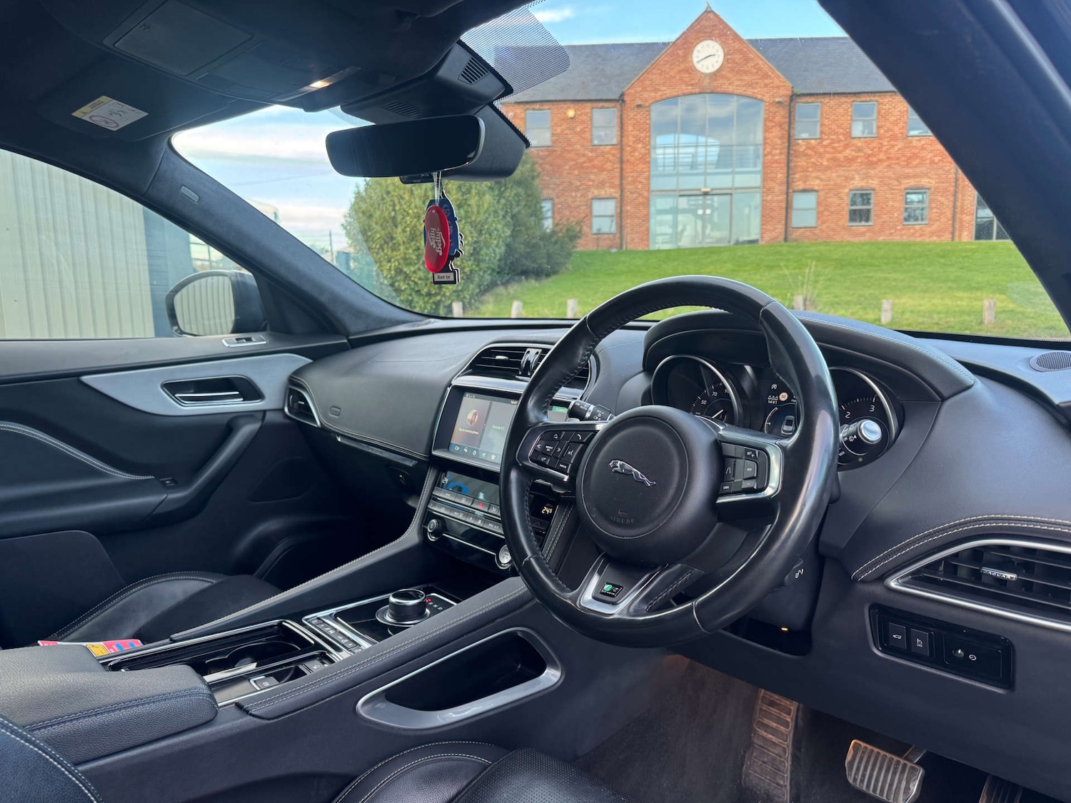 Used Jaguar F-Pace 2018 for sale - 76830004: Photo 3