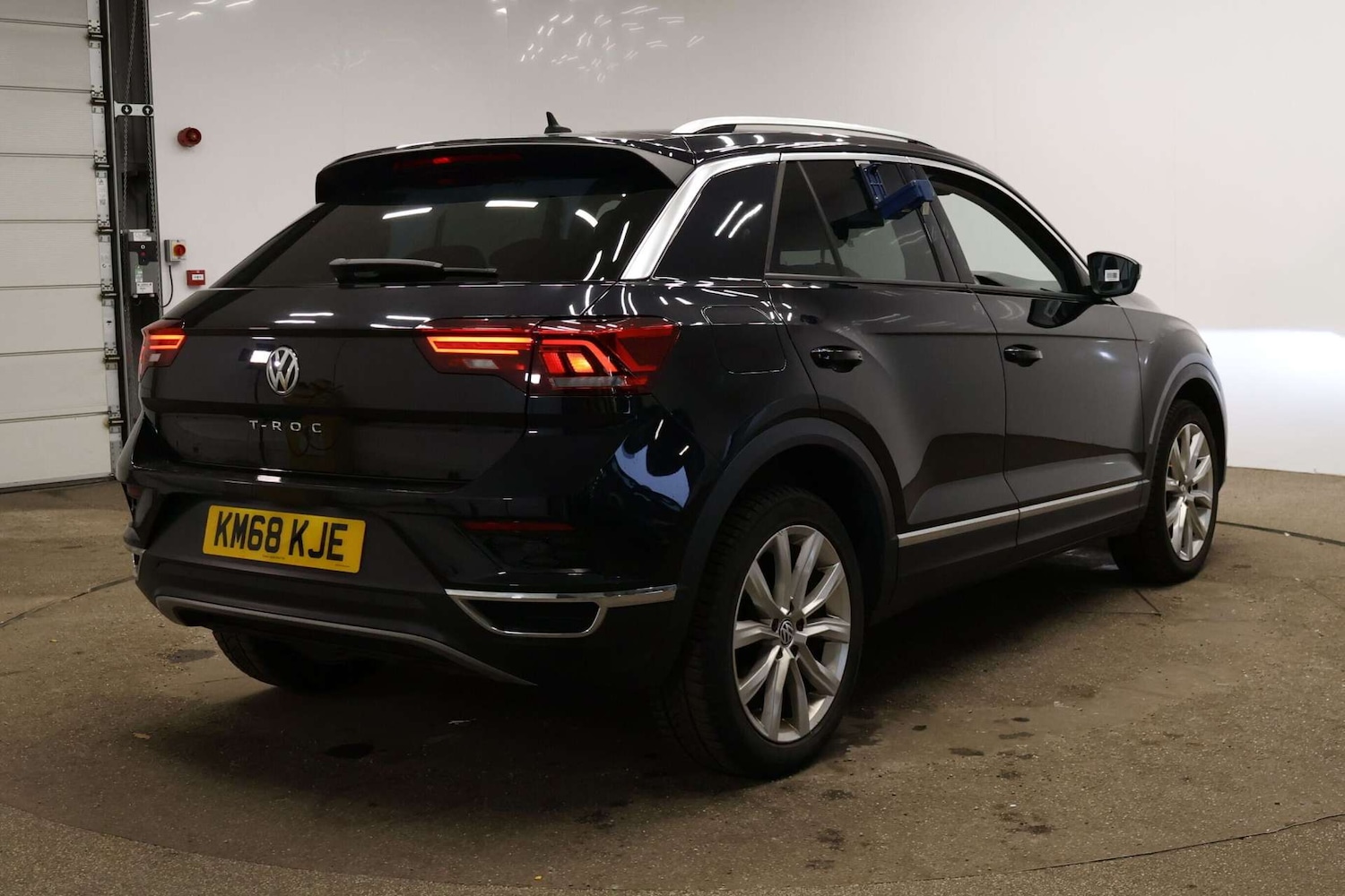 Used Volkswagen T-Roc 2018 for sale - 76630389: Photo 11