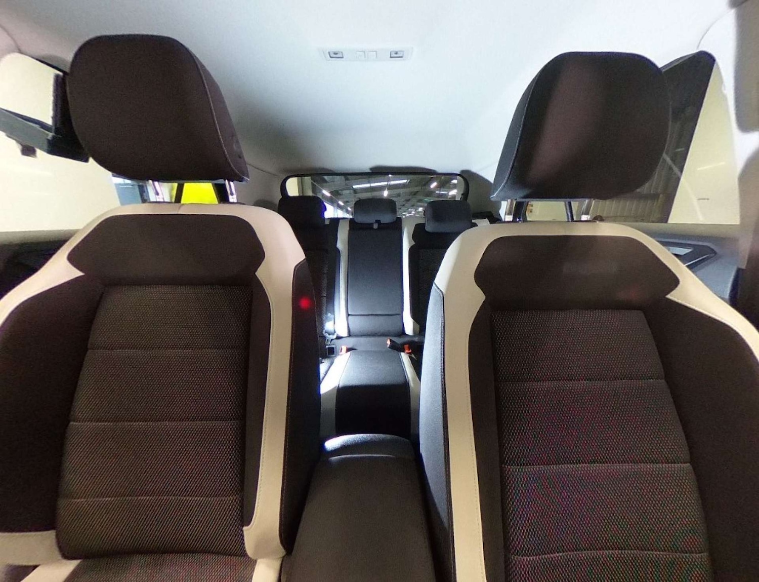 Used Volkswagen T-Roc 2018 for sale - 76630389: Photo 17