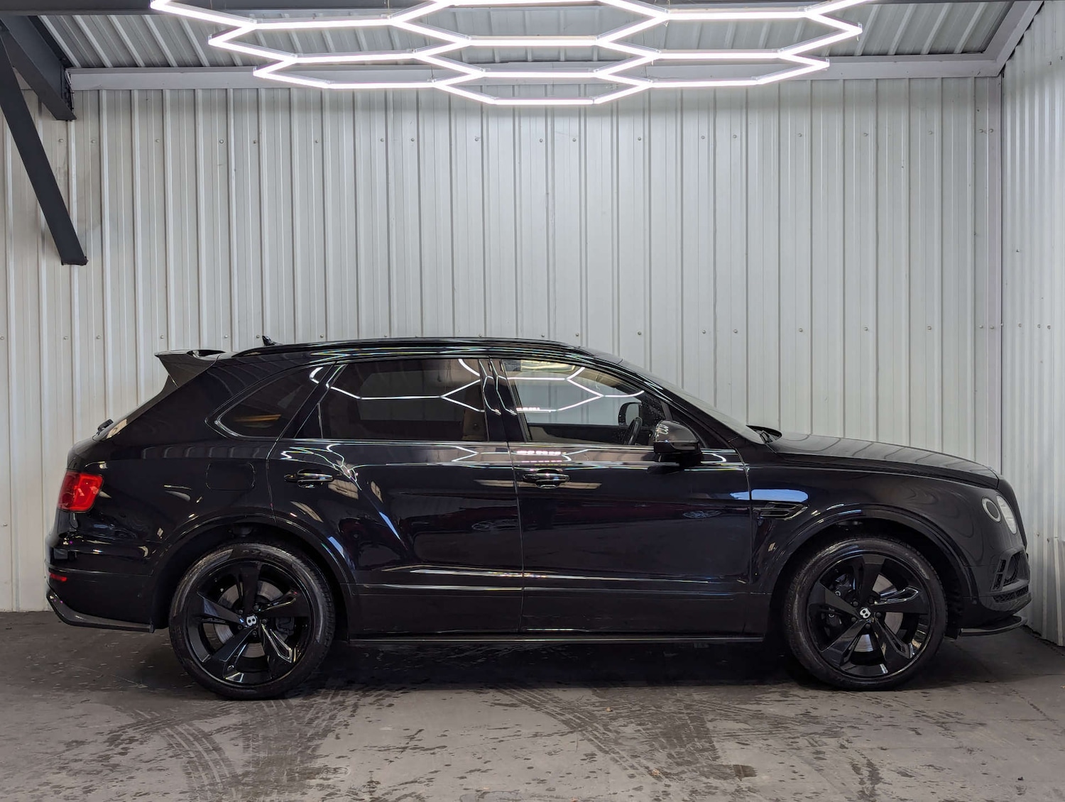 Used Bentley Bentayga 2017 for sale - 78078328: Photo 13