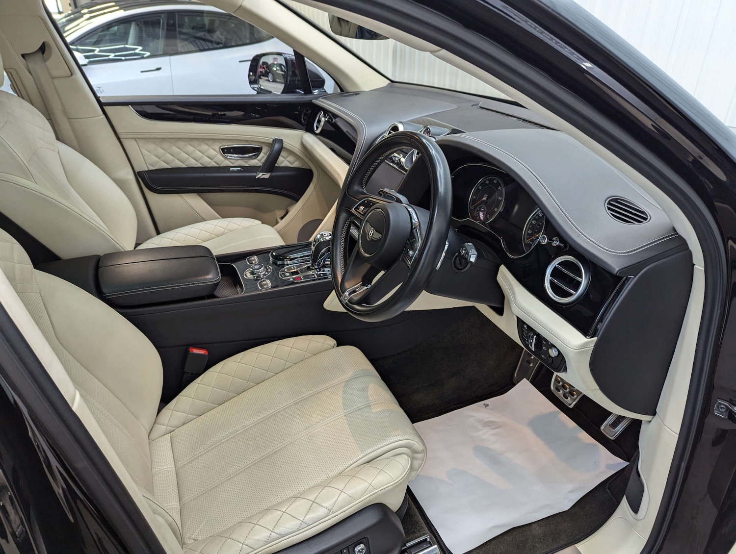 Used Bentley Bentayga 2017 for sale - 78078328: Photo 48