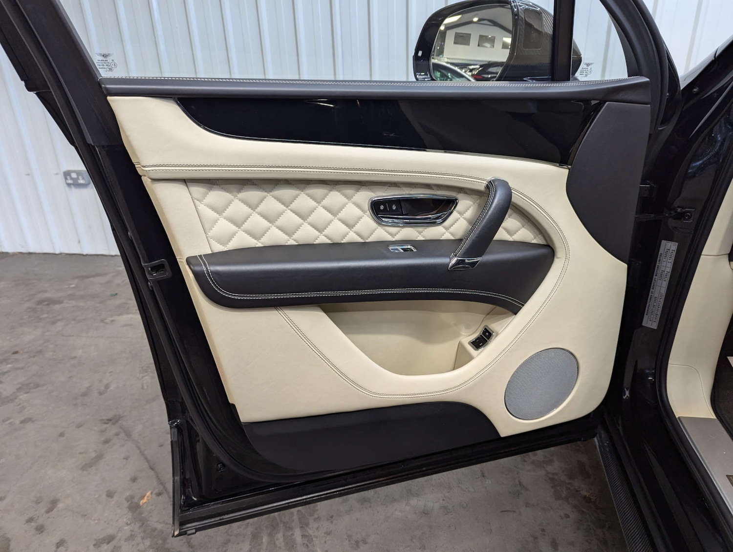 Used Bentley Bentayga 2017 for sale - 78078328: Photo 57