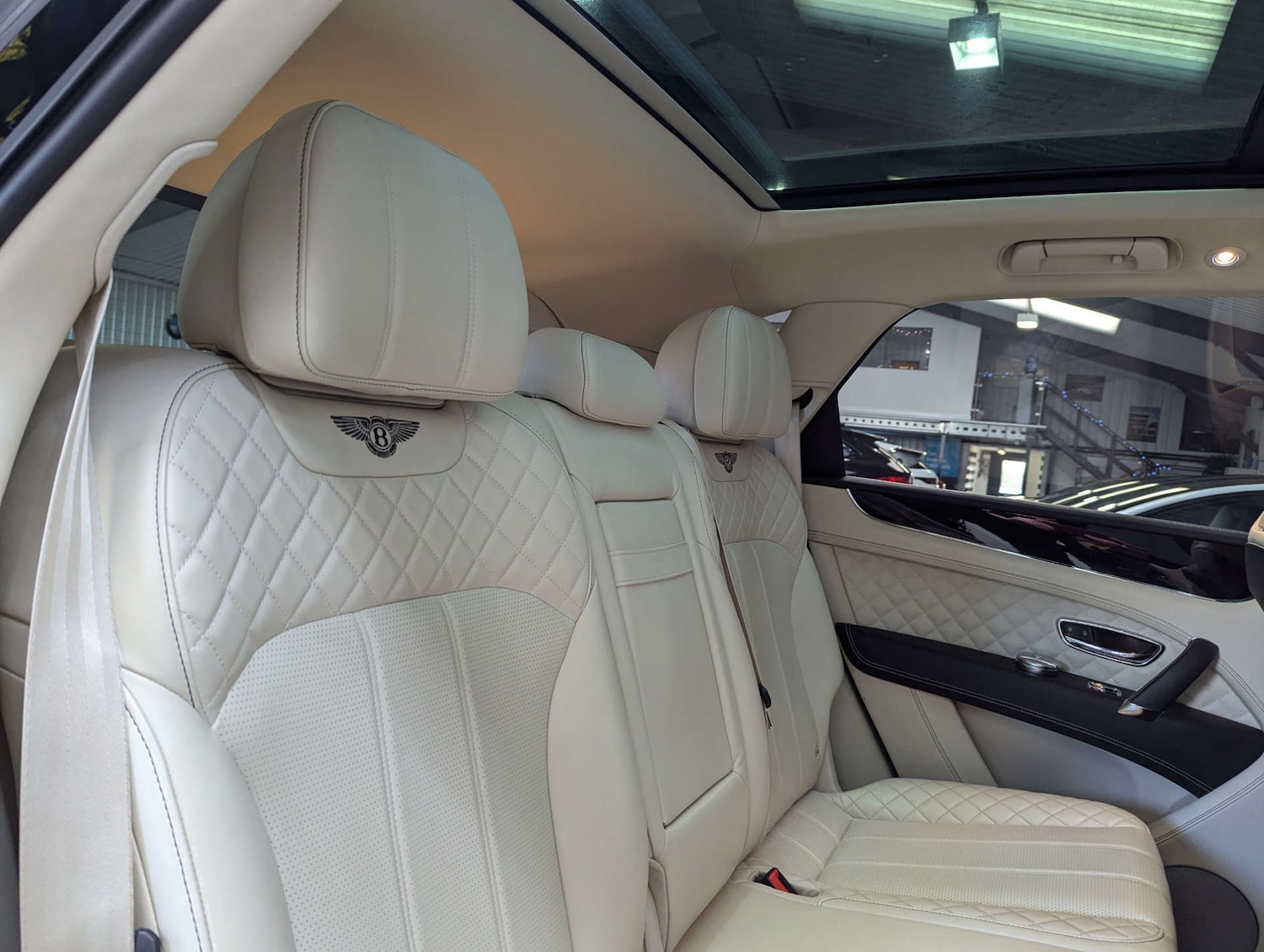 Used Bentley Bentayga 2017 for sale - 78078328: Photo 60