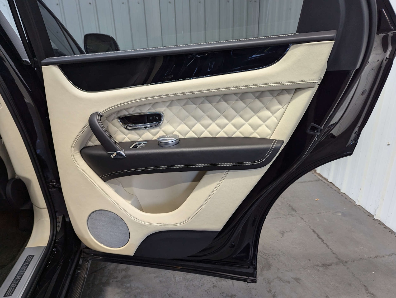 Used Bentley Bentayga 2017 for sale - 78078328: Photo 62