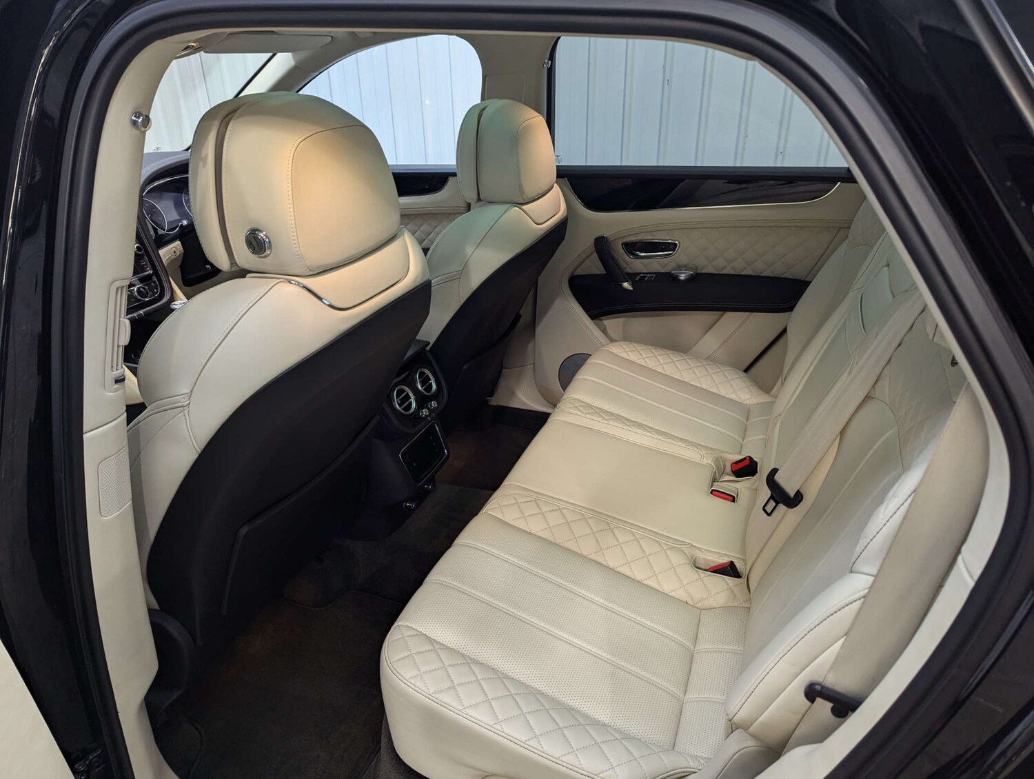 Used Bentley Bentayga 2017 for sale - 78078328: Photo 64