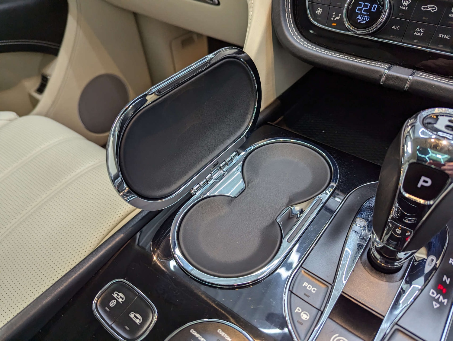 Used Bentley Bentayga 2017 for sale - 78078328: Photo 87