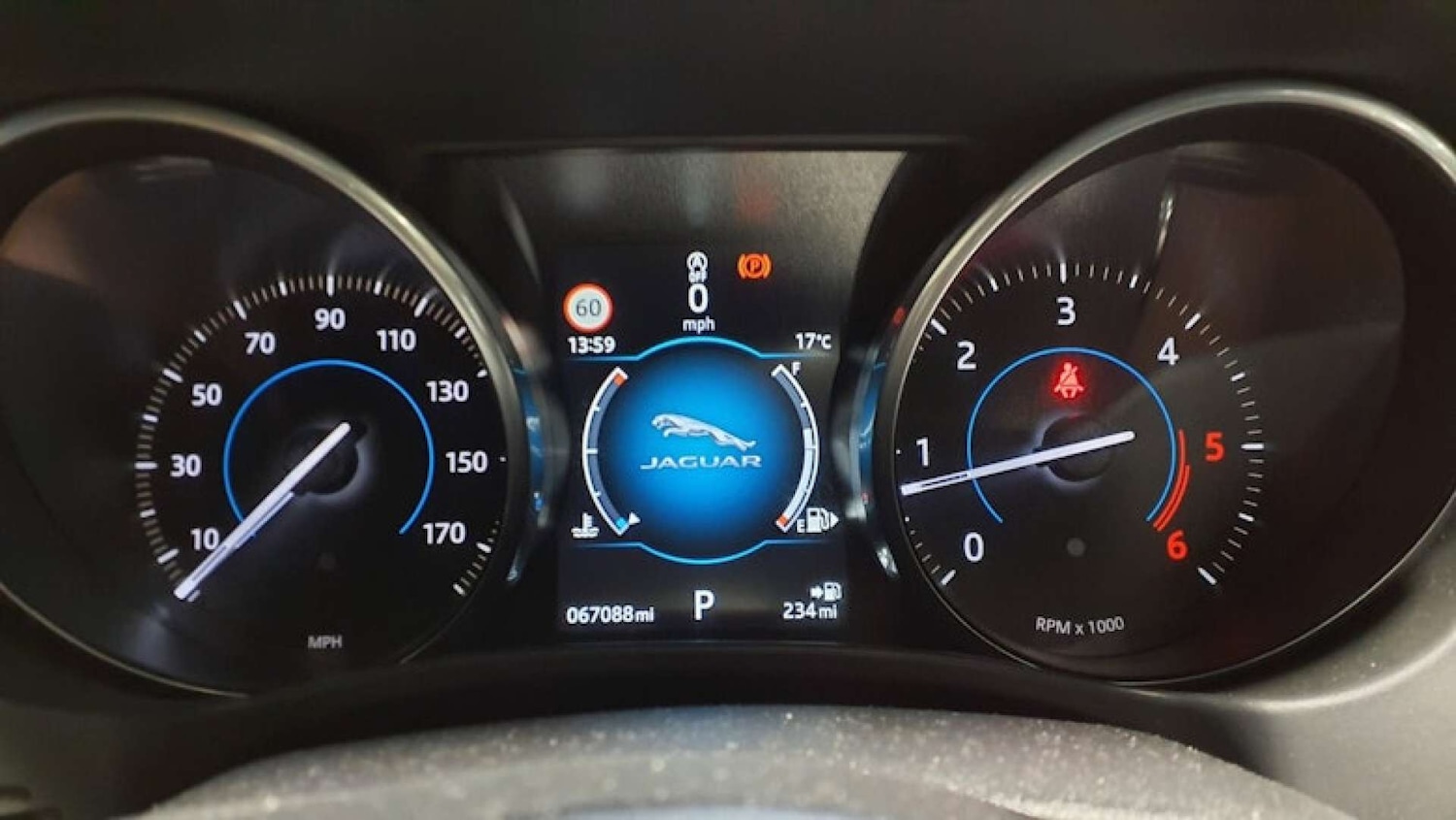 Used Jaguar XE 2017 for sale - 75994151: Photo 19