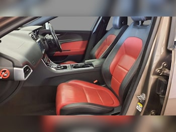 Used Jaguar XE 2017 for sale - 75994151: Photo 3