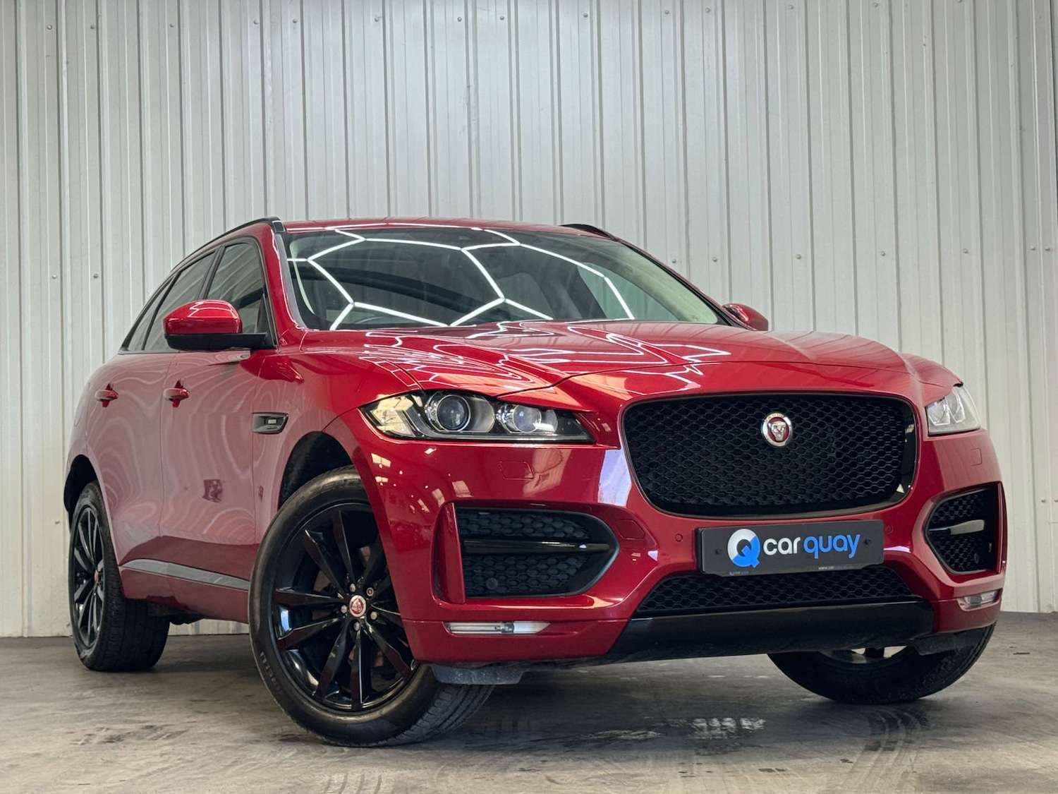 Used Jaguar F-Pace 2016 for sale - 76642985: Photo 4