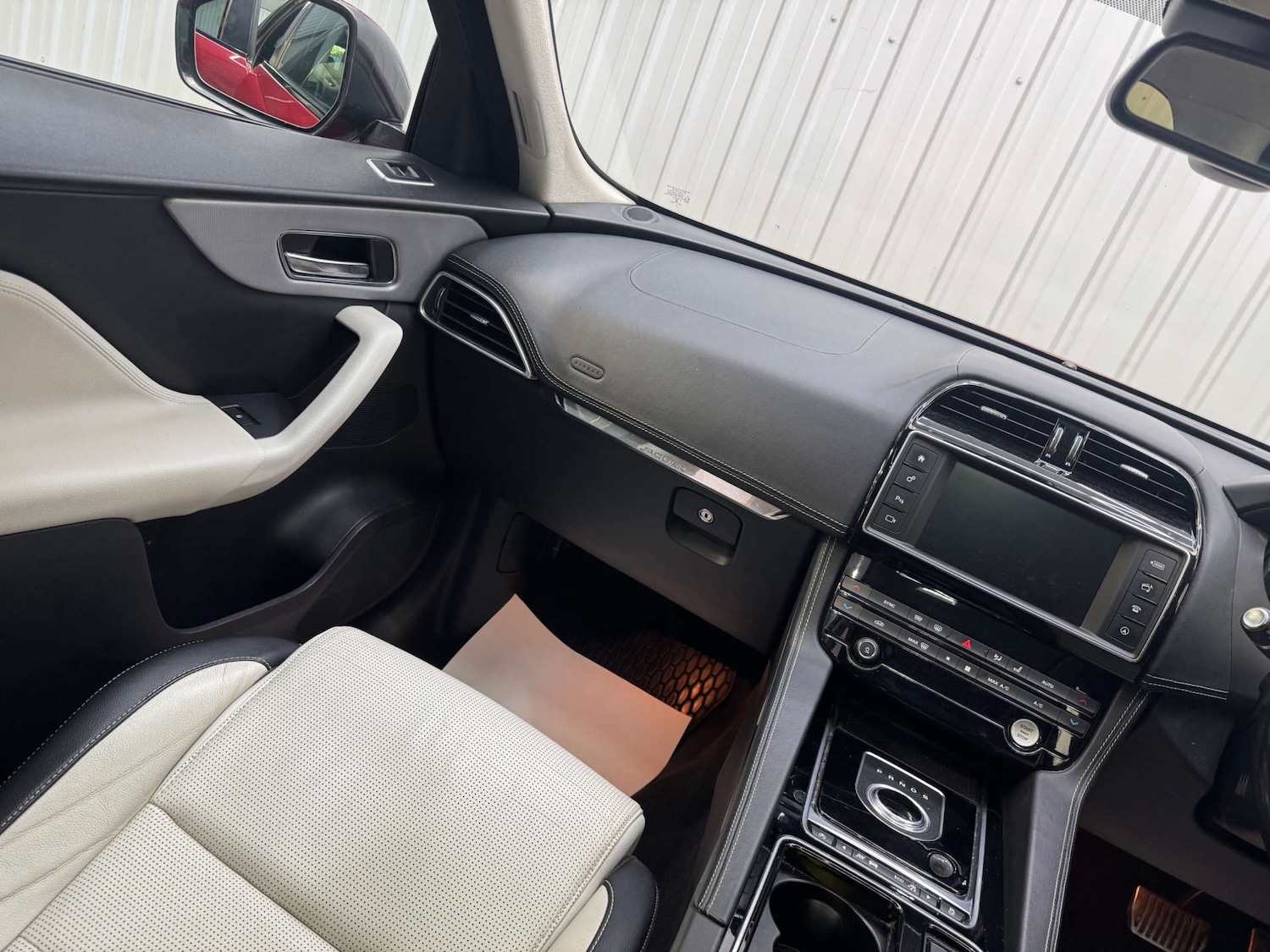 Used Jaguar F-Pace 2016 for sale - 76642985: Photo 47