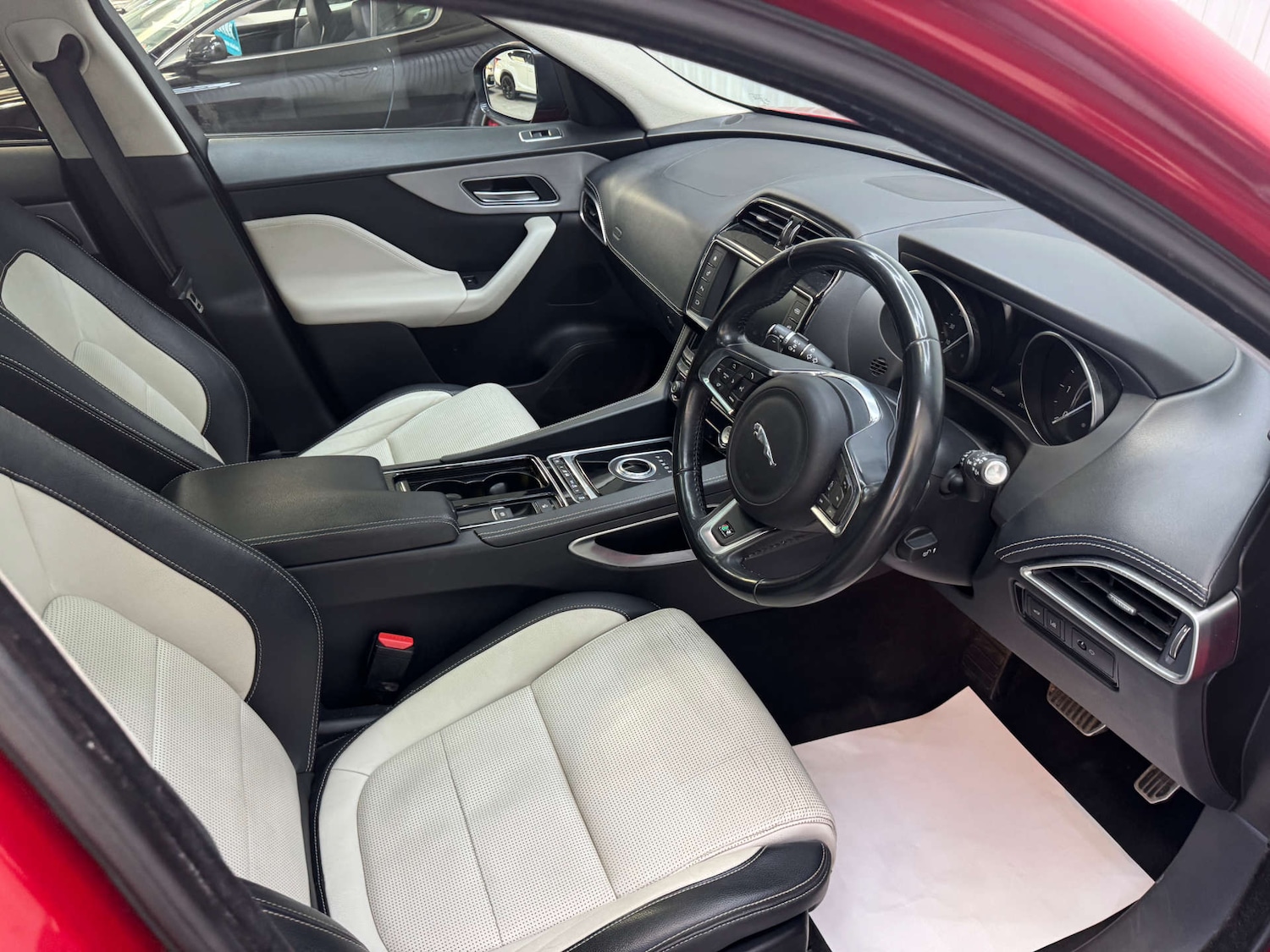 Used Jaguar F-Pace 2016 for sale - 76642985: Photo 51