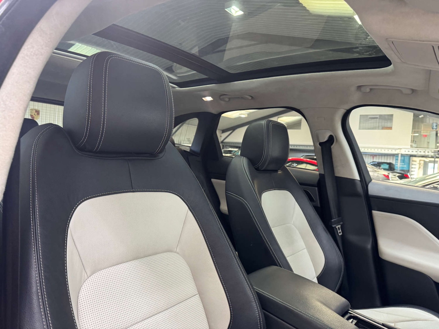 Used Jaguar F-Pace 2016 for sale - 76642985: Photo 53