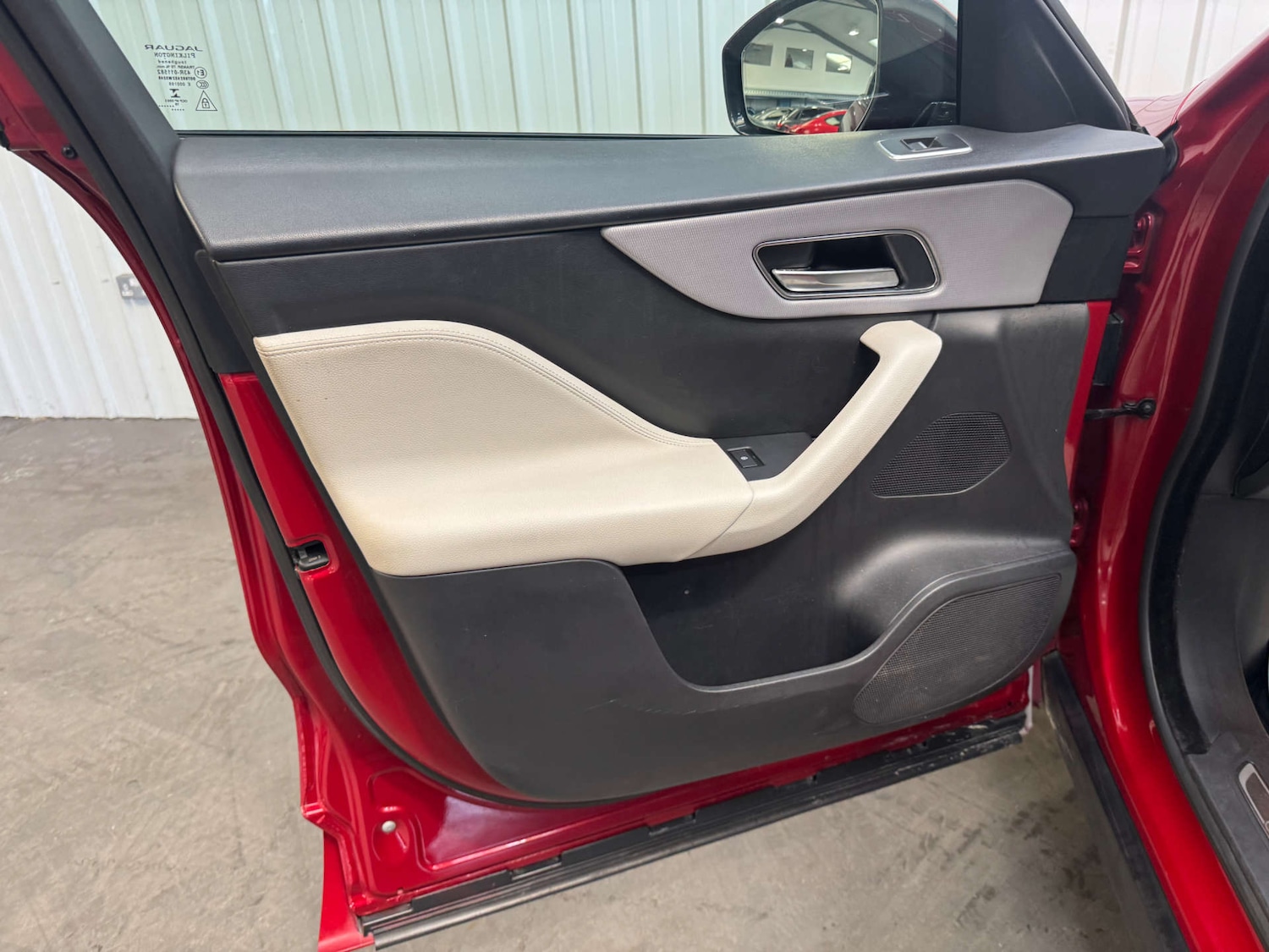 Used Jaguar F-Pace 2016 for sale - 76642985: Photo 61