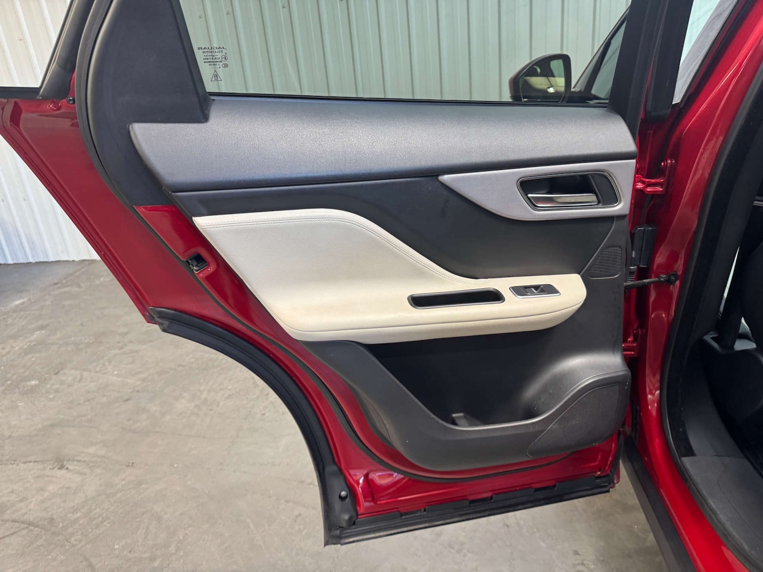 Used Jaguar F-Pace 2016 for sale - 76642985: Photo 73