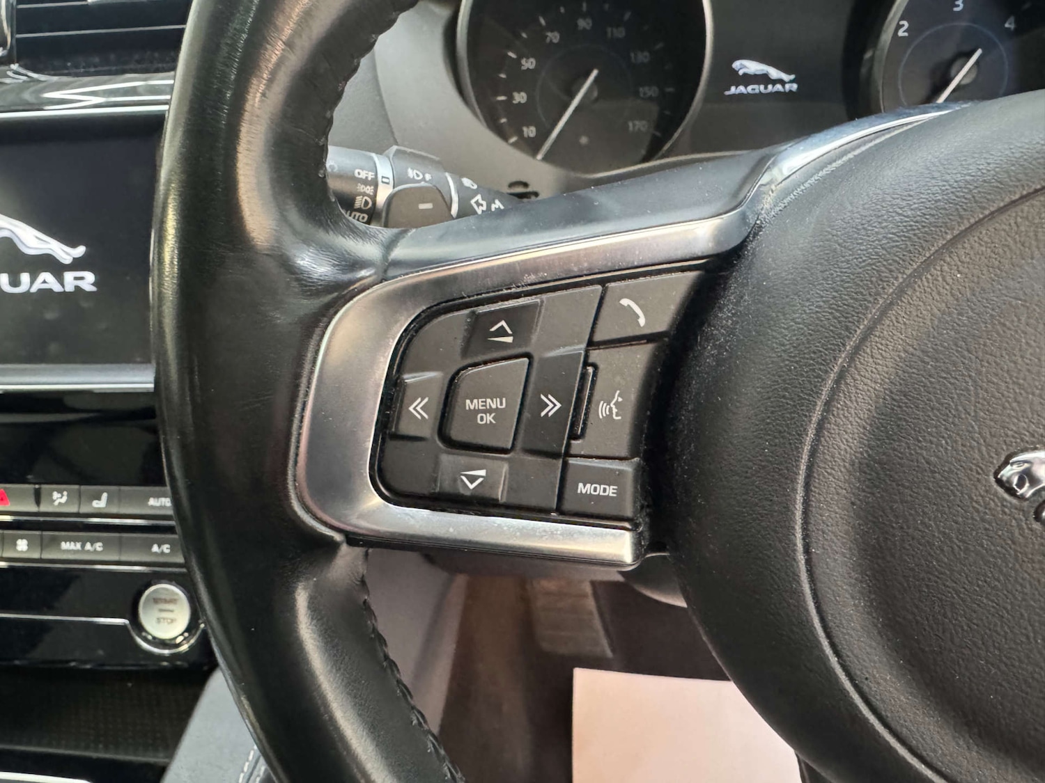 Used Jaguar F-Pace 2016 for sale - 76642985: Photo 75