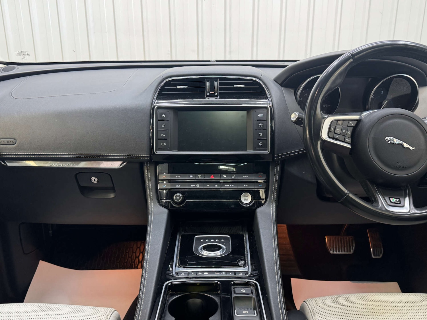 Used Jaguar F-Pace 2016 for sale - 76642985: Photo 82