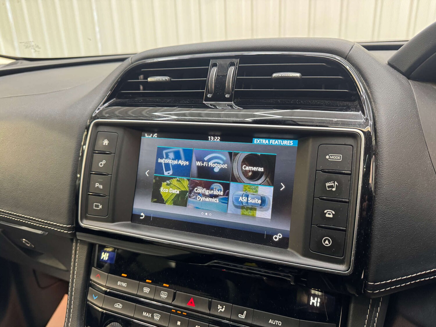 Used Jaguar F-Pace 2016 for sale - 76642985: Photo 86