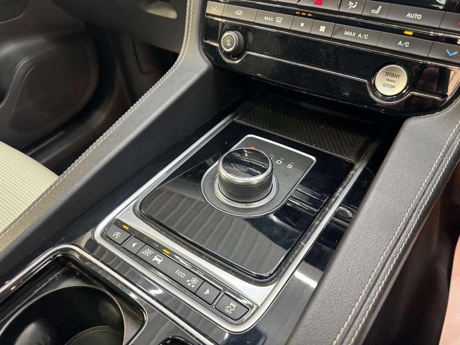 Used Jaguar F-Pace 2016 for sale - 76642985: Photo 91