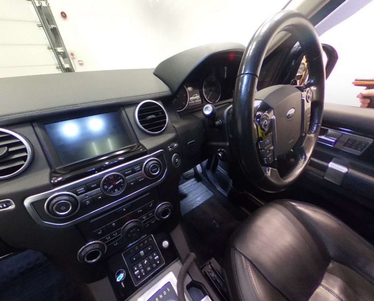 Used Land Rover Discovery 2015 for sale - 77022520: Photo 3