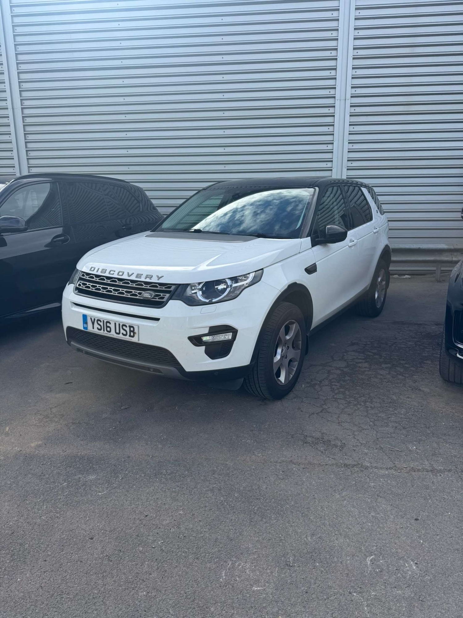 Used Land Rover Discovery Sport 2016 for sale - 76098819: Photo 1