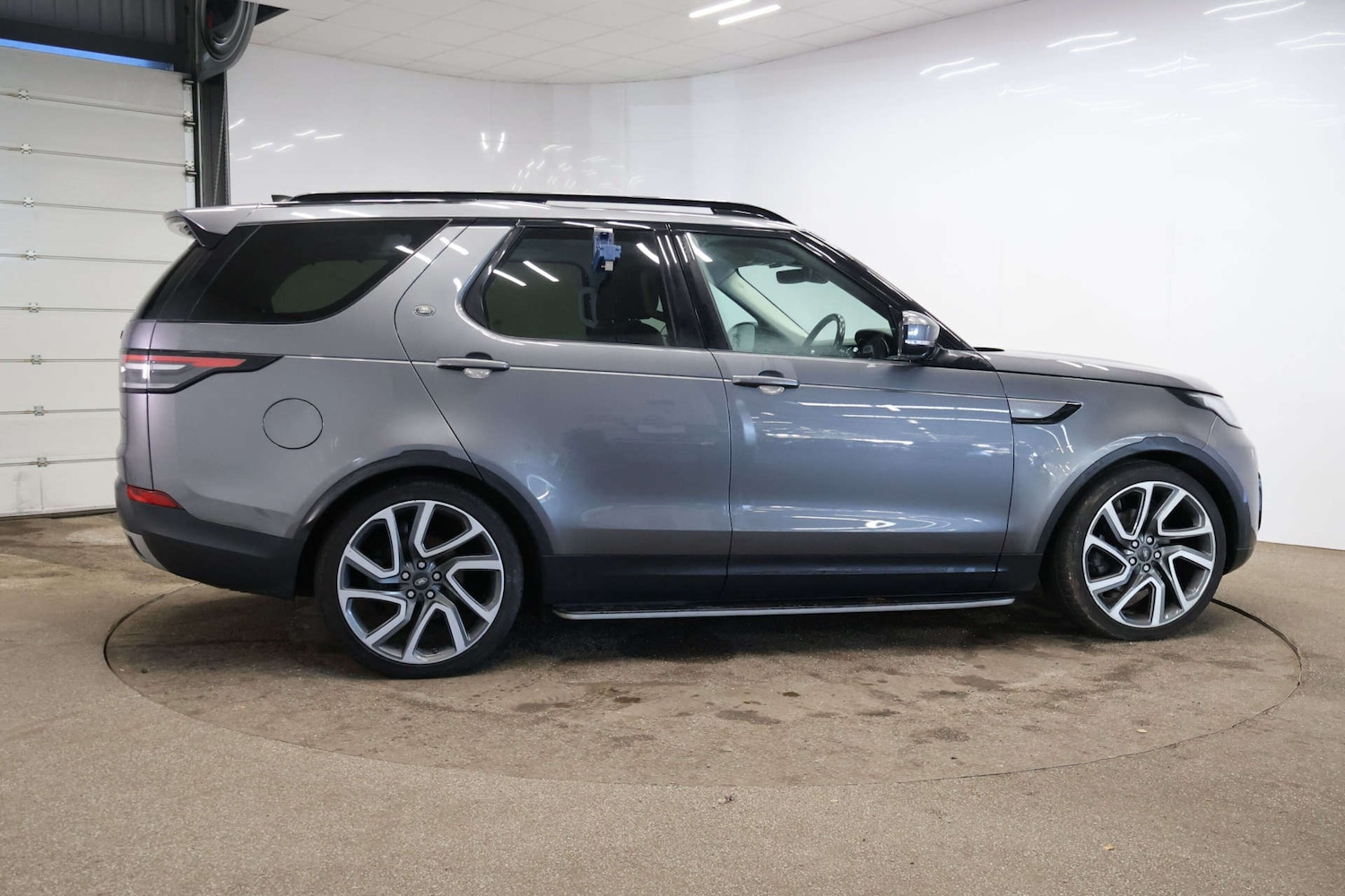 Used Land Rover Discovery 2017 for sale - 76564949: Photo 9