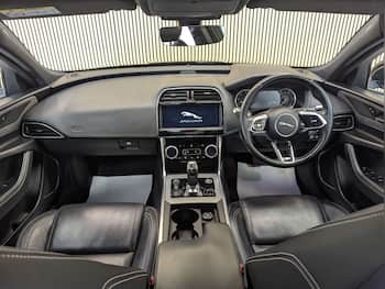 Used Jaguar XE 2019 for sale - 79716562: Photo