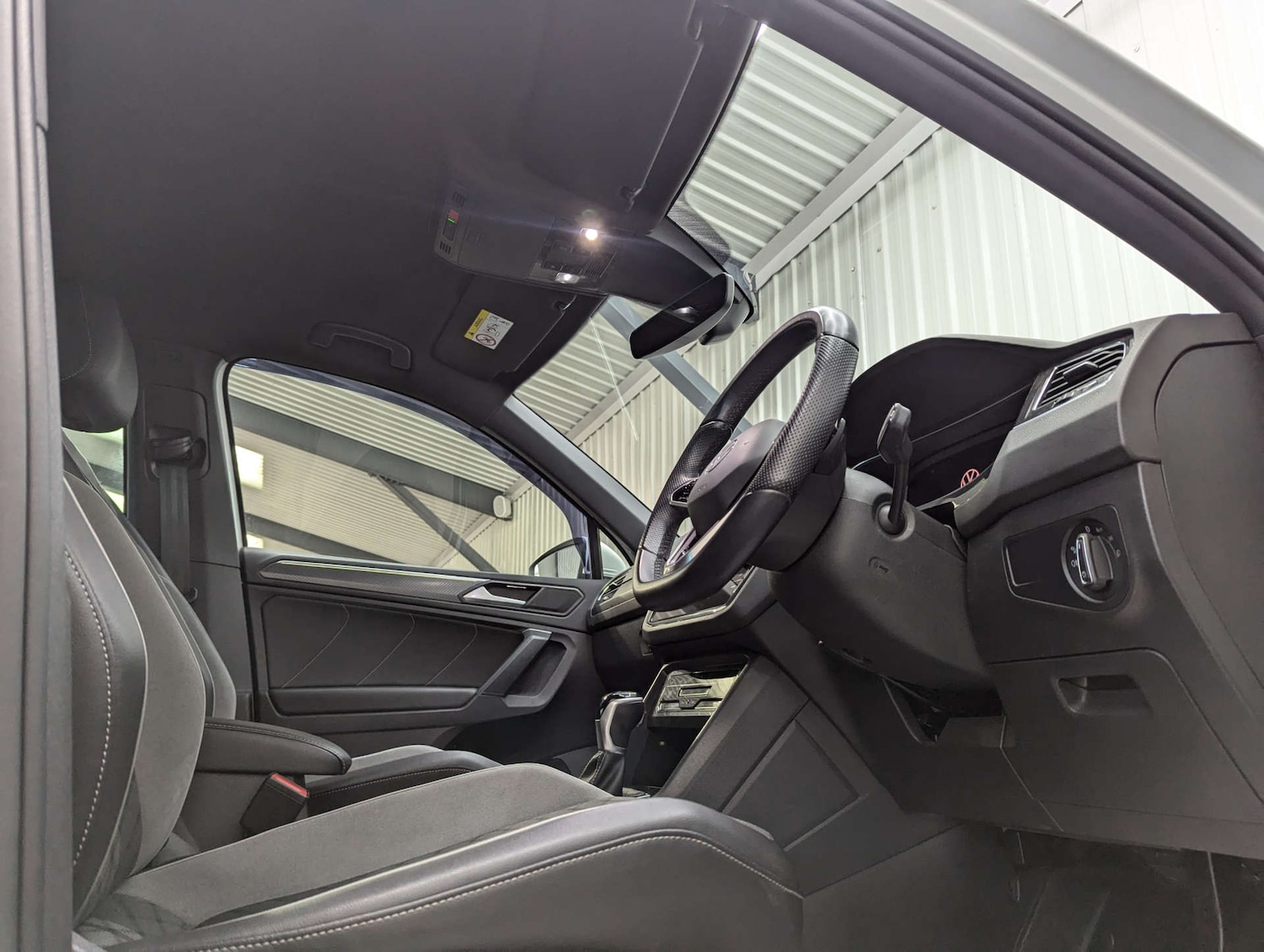 Used Volkswagen Tiguan 2020 for sale - 77277603: Photo 50