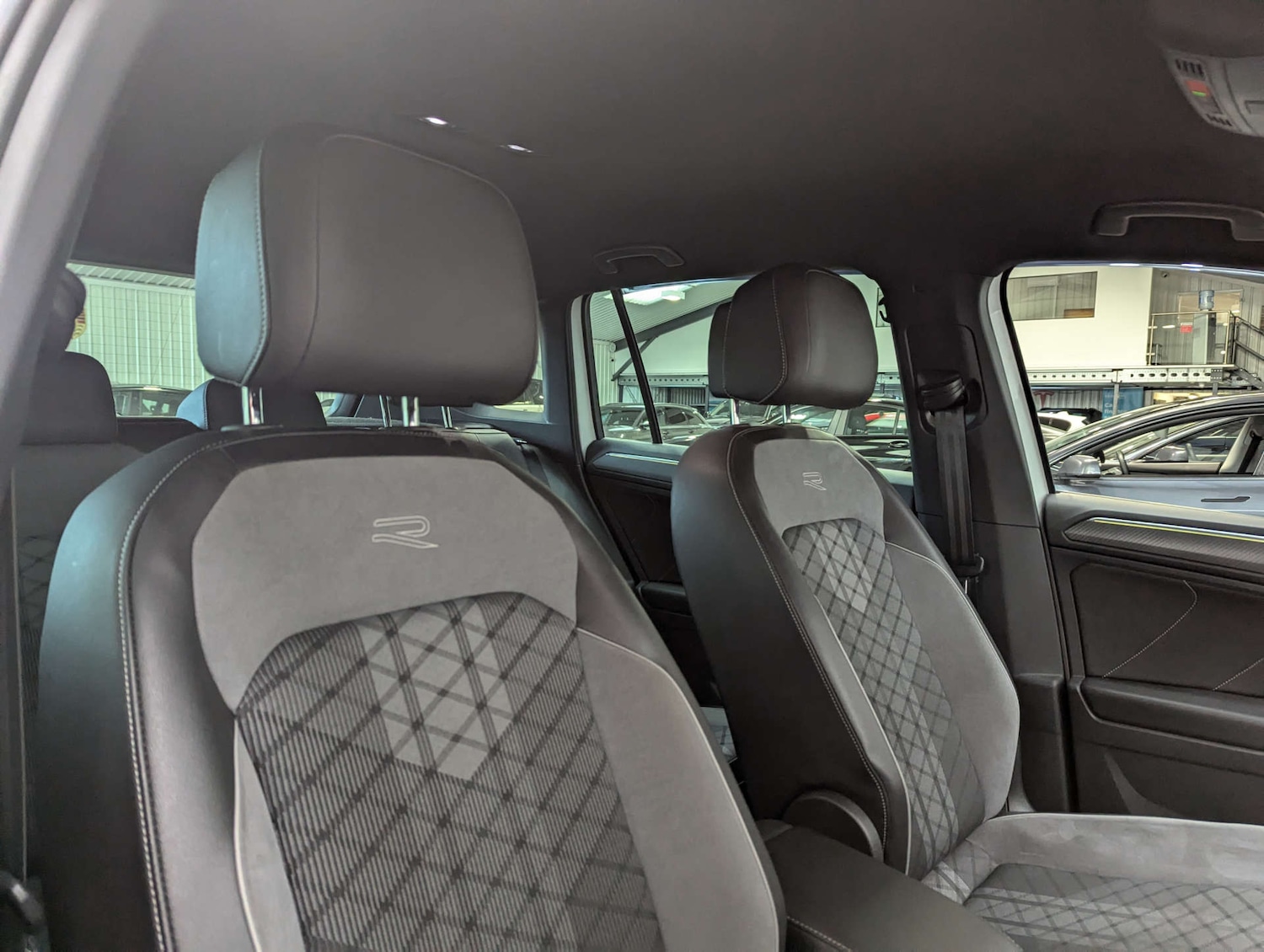 Used Volkswagen Tiguan 2020 for sale - 77277603: Photo 51