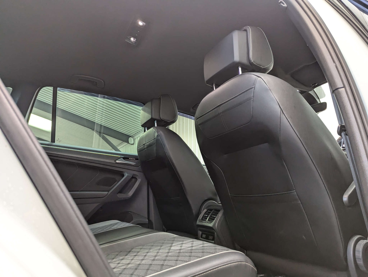 Used Volkswagen Tiguan 2020 for sale - 77277603: Photo 61